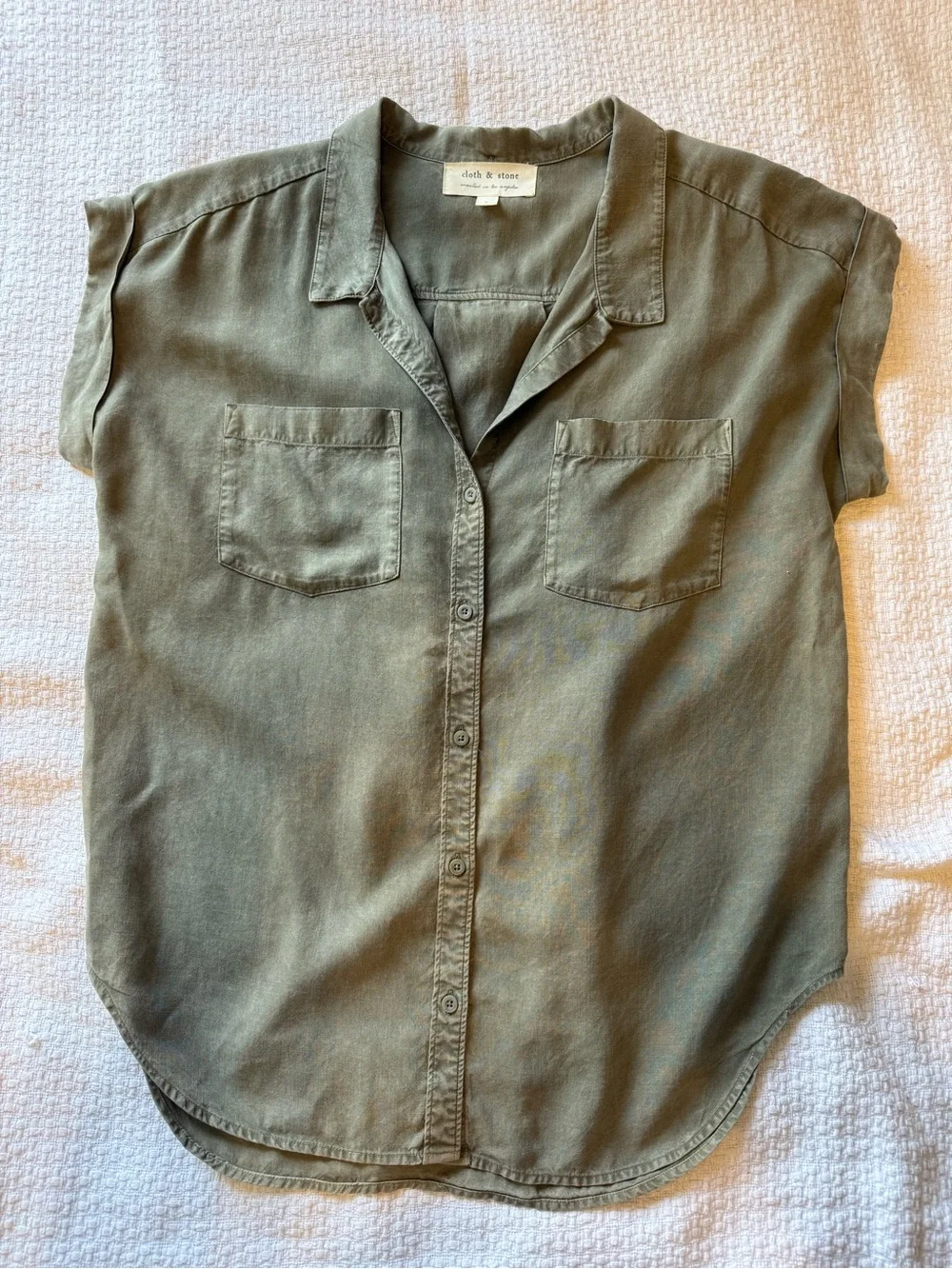 cloth & stone Olive Green Short Sleeve Button-Down Shirt